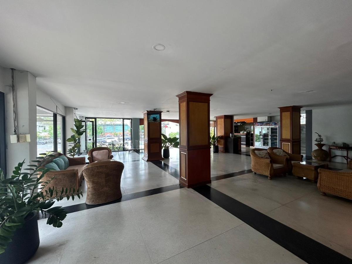 Bordin Hotel Убонратчатхані Екстер'єр фото