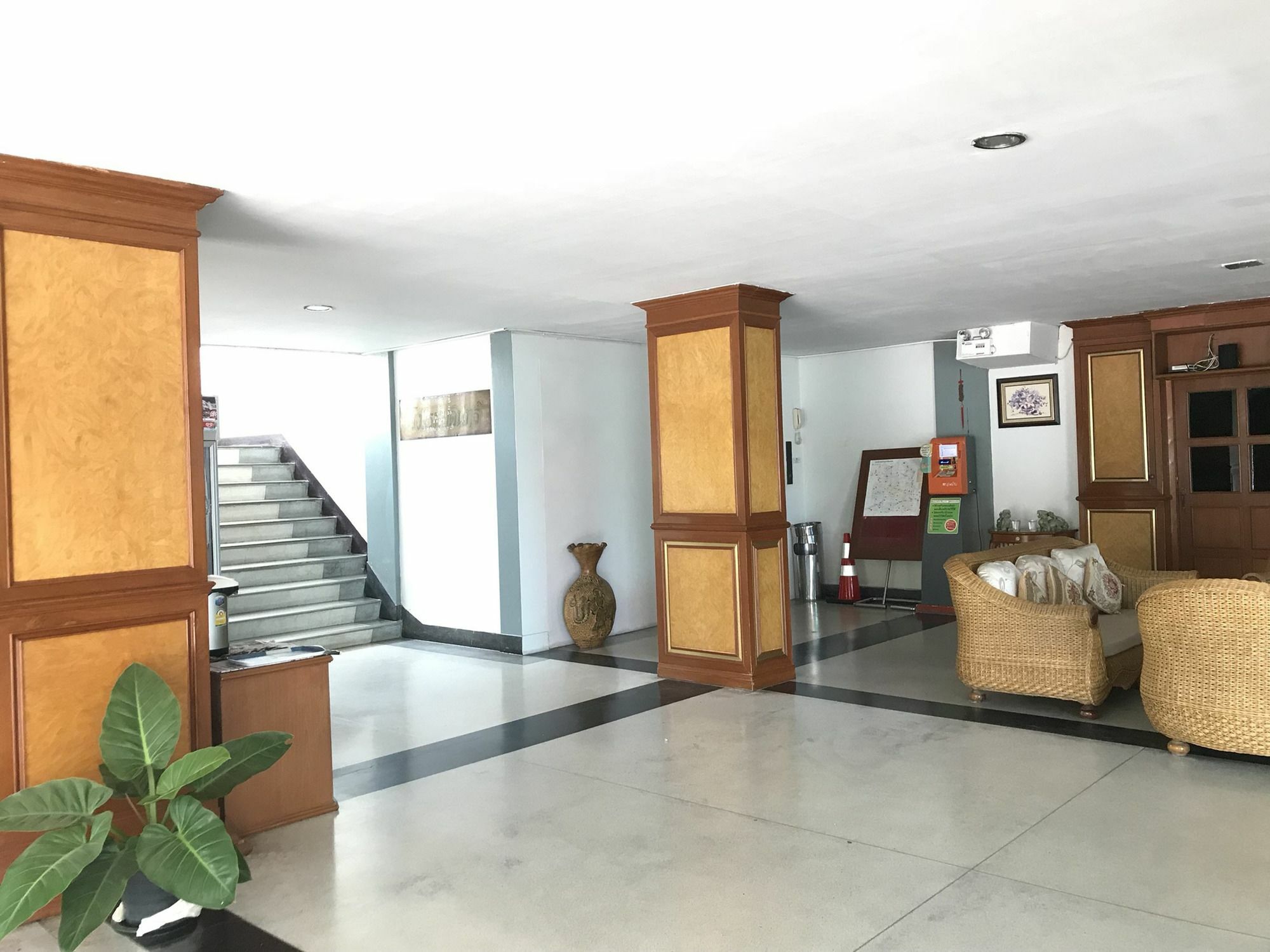 Bordin Hotel Убонратчатхані Екстер'єр фото