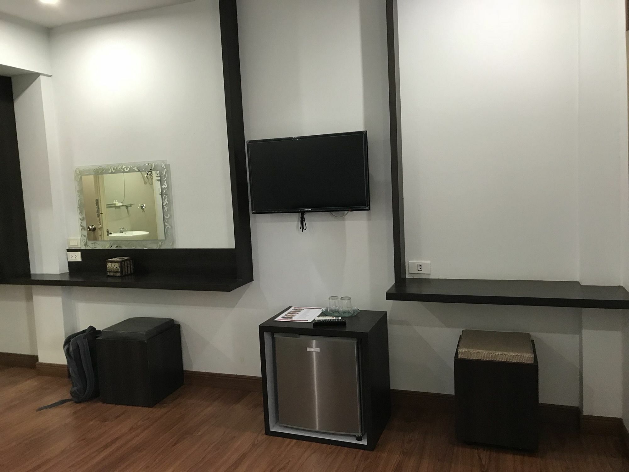 Bordin Hotel Убонратчатхані Екстер'єр фото